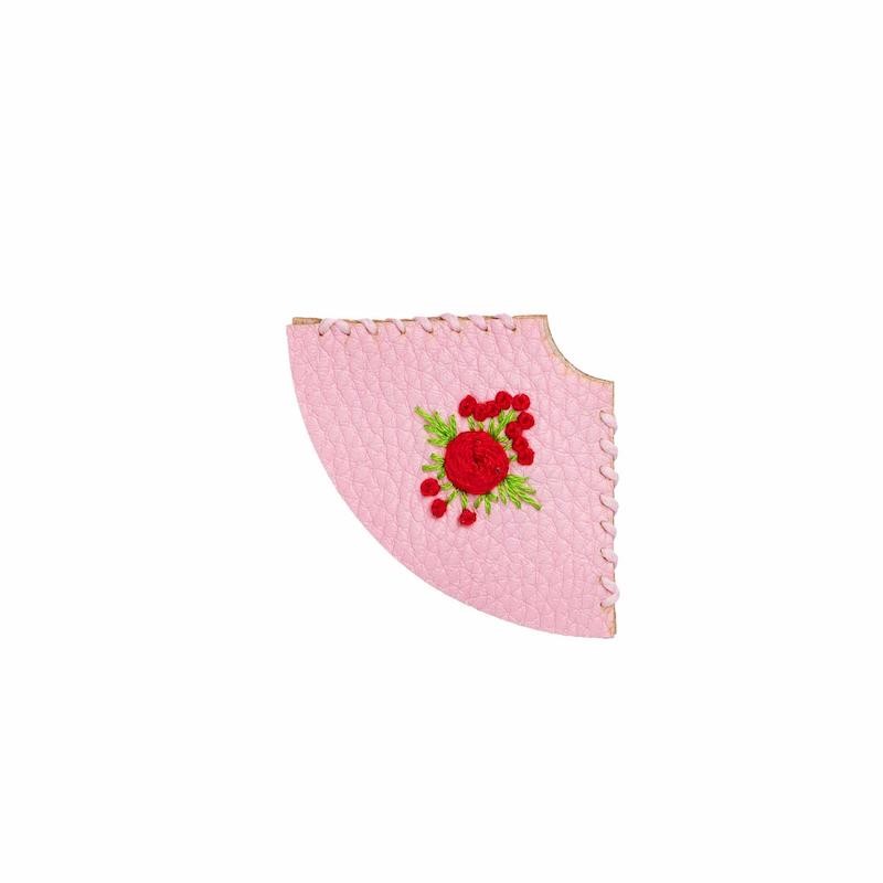 گوشه گیر کتاب چرمی نشانک - ارسال به صورت رندوم